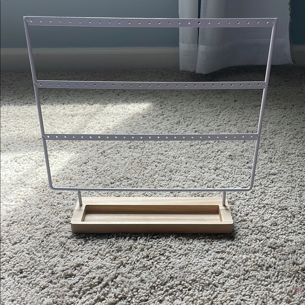 White Jewelry Organizer Stand